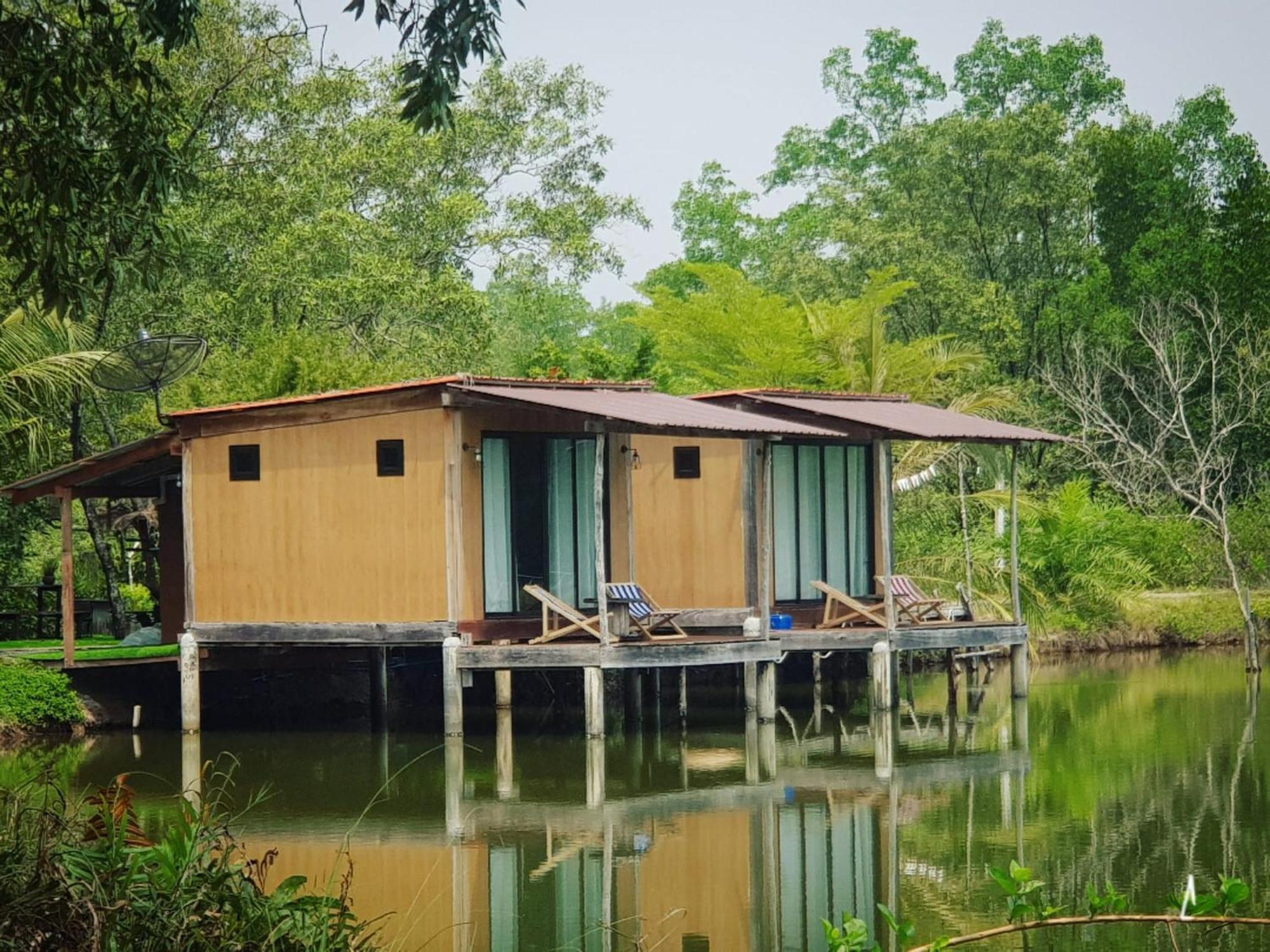 Calm At Bangphat Bor Saen Luaran gambar