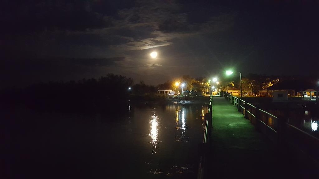Calm At Bangphat Bor Saen Luaran gambar